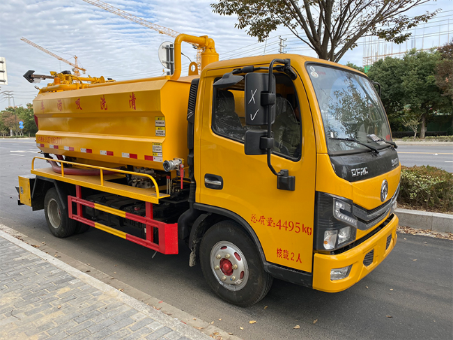 新疆清洗吸污车